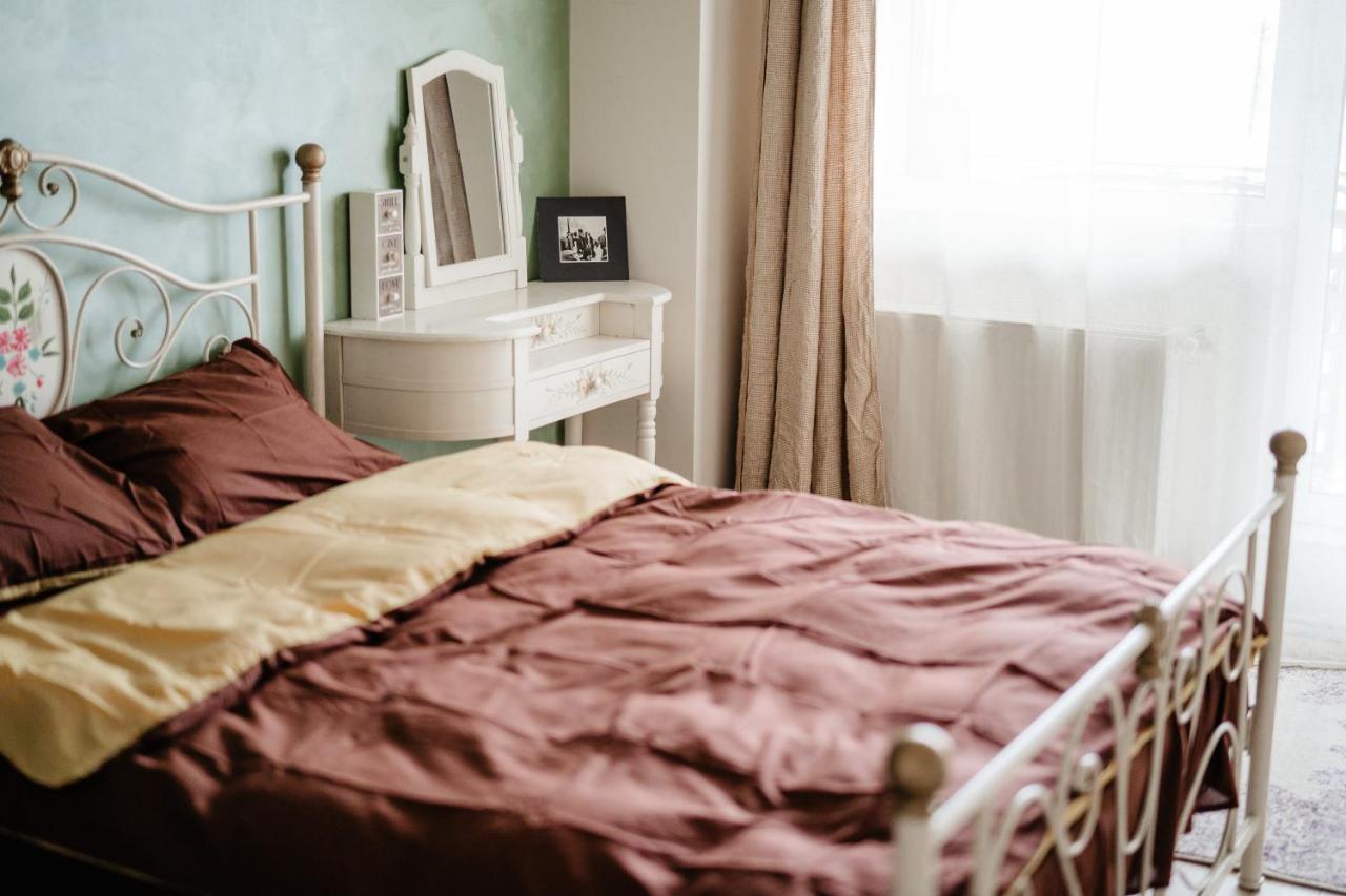 Bright And Cozy Design Apt With Office Apartment Cluj Napoca Bagian luar foto