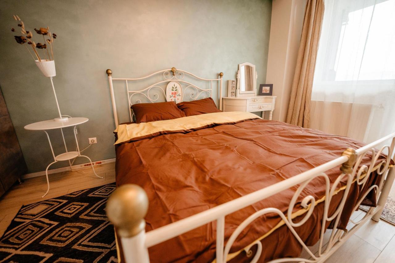 Bright And Cozy Design Apt With Office Apartment Cluj Napoca Bagian luar foto