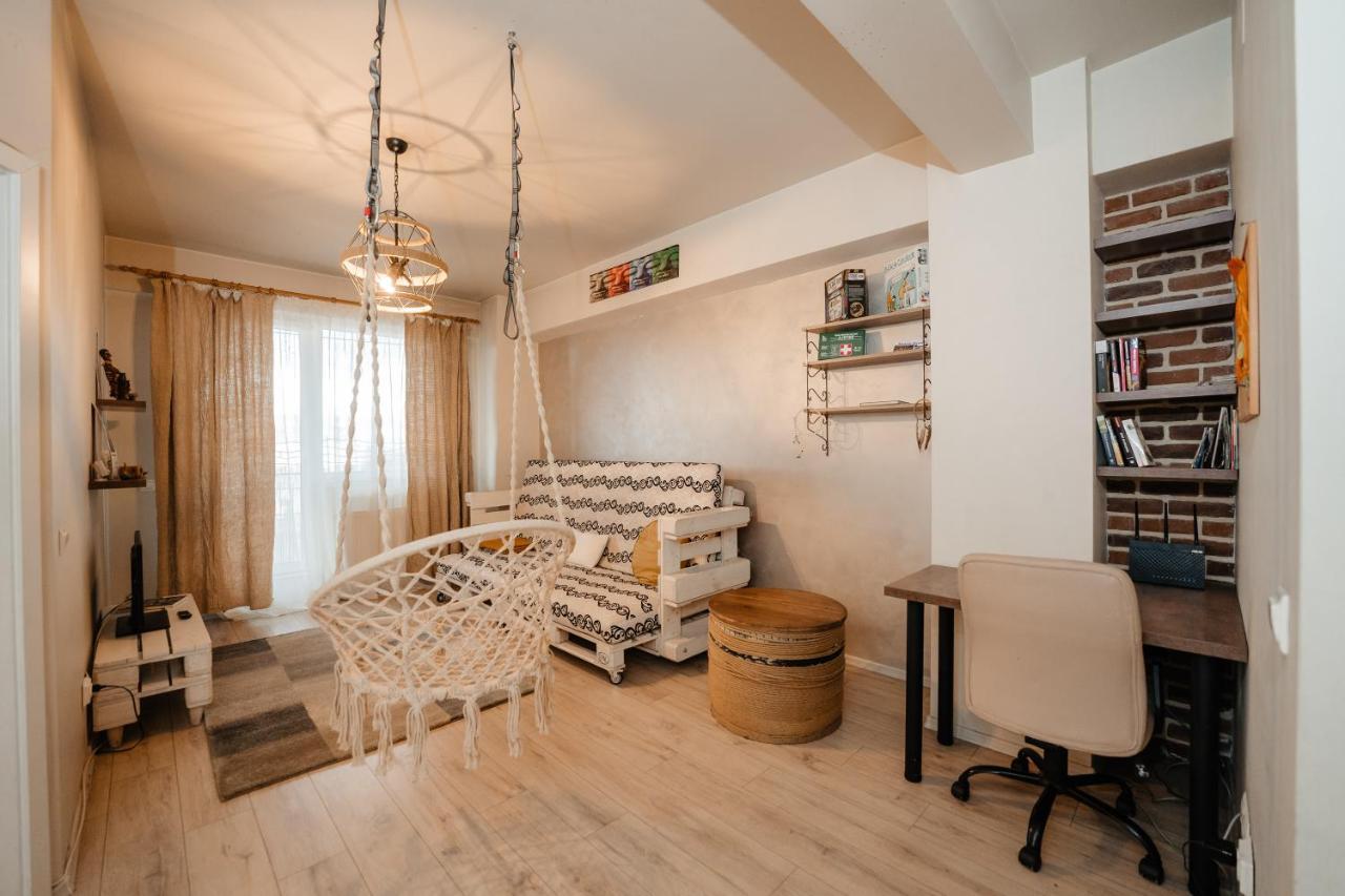 Bright And Cozy Design Apt With Office Apartment Cluj Napoca Bagian luar foto